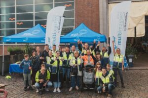 Zwerfvuilactie River Cleanup - team Multi Masters Group