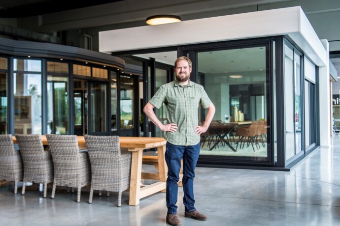 Ian Michiels (Willems Veranda's) is heel tevreden over de schoonmaak van de showrooms en de kantoren door Cleaning Masters.