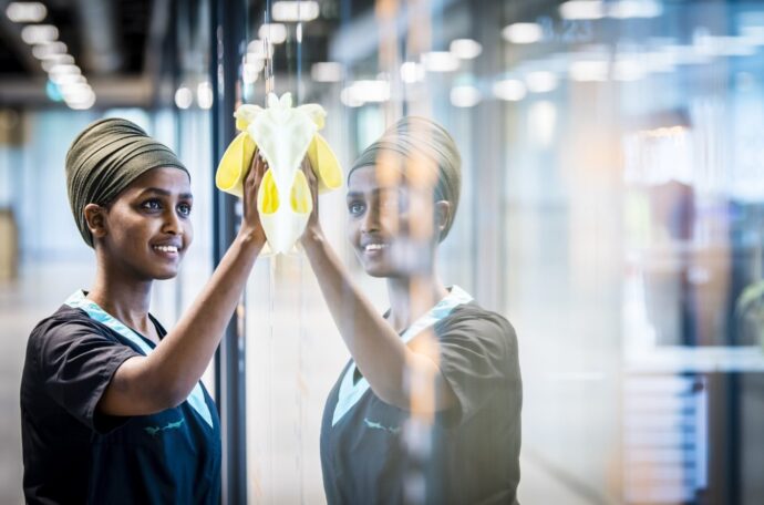 Kantoor schoonmaken tijdens of buiten de kantooruren? - Cleaning Masters